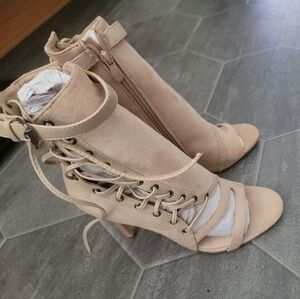 NWOT, Elegant Beige Lace-Up Heeled Sandals, Size 7